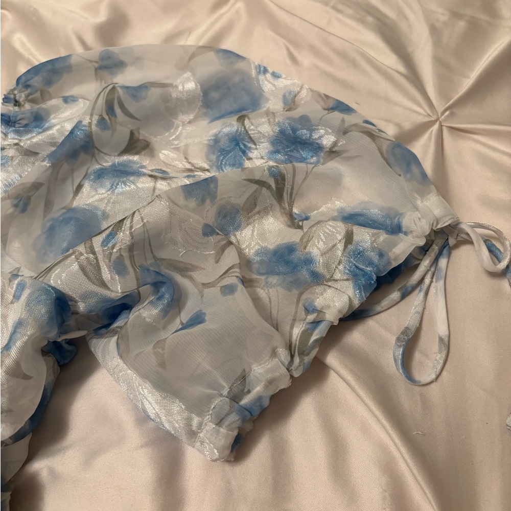 Lulu’s Ruched Floral Bodysuit - Picture 3 of 6